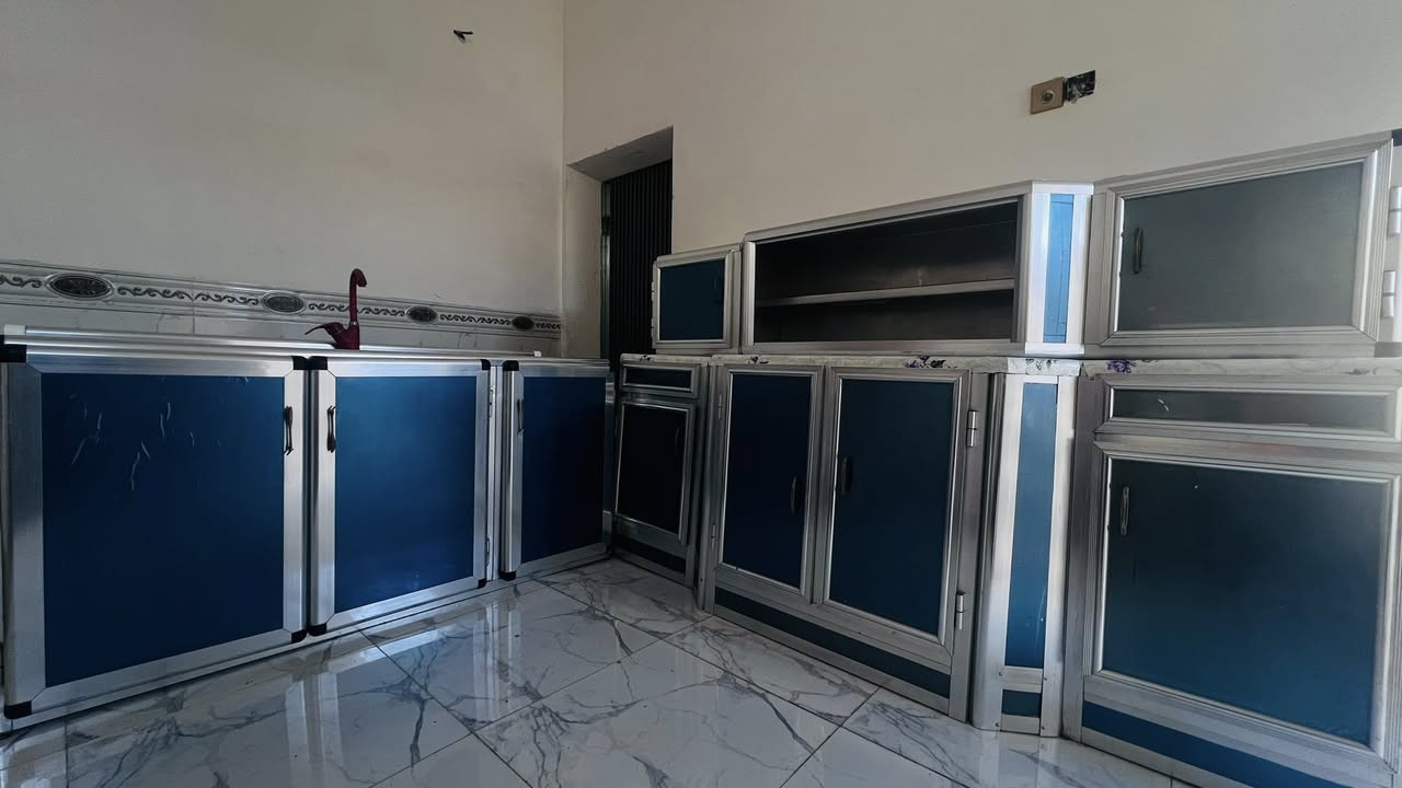 كاونتر مستخدم للبيع  كلش نظيف 
3 قطع 
الارضي والملحق 2 متر 
السنگ متر ونص
السعر 200
مكان النجف شارع المطار 
***********
