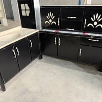 خزانة • أثاث • ديكور منزلي