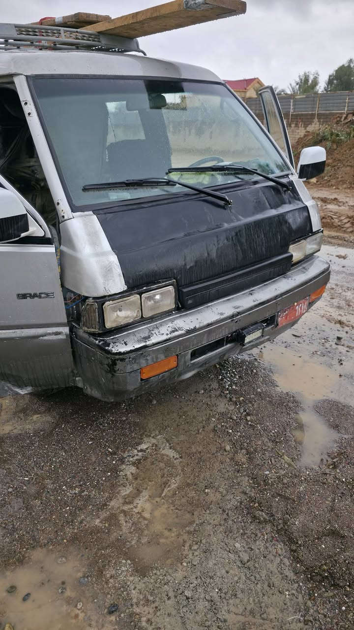 هوندة ٩٢ رقم احمر ديالي محرك نضيف طخم سيارة مالشغل كهربائيات شغالة محرك كير شرط محرك ٢٧٠٠ بنكو رقم التلفون *********** مكان السيارة قوسيات مخل اسواق ابوعلي
