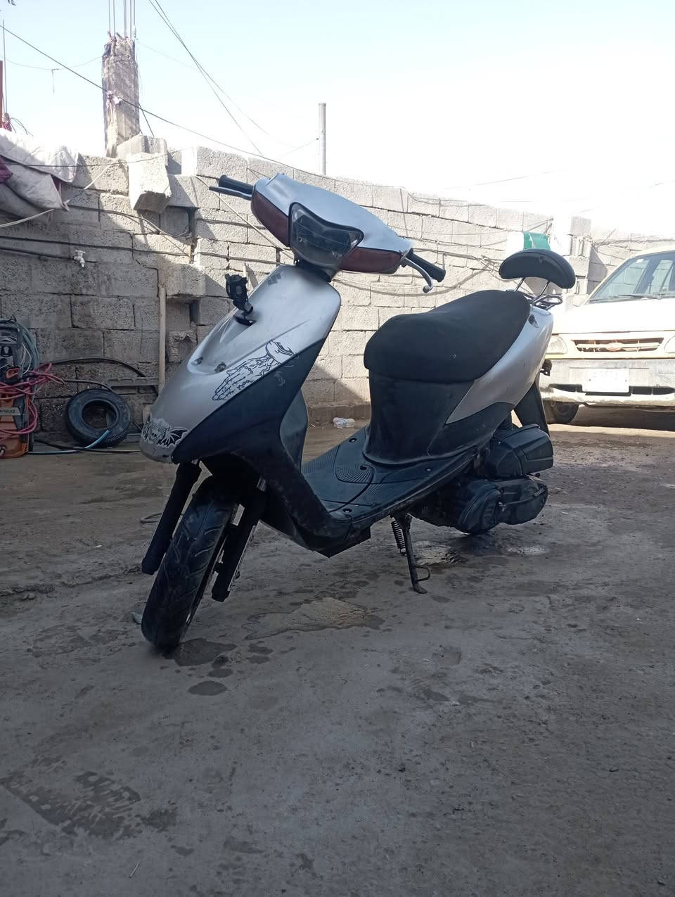 لسلام عليكم دراجة ساسوكي خفاش للبيع بيها مكينة مال 120 درجة كاملة كلشي شغال شلعة ومعدل شك الكاع كهربائيات كلها شغالة سعر 200 مكان بغداد جسر ديالى القديم وهذا رقمي ***********
