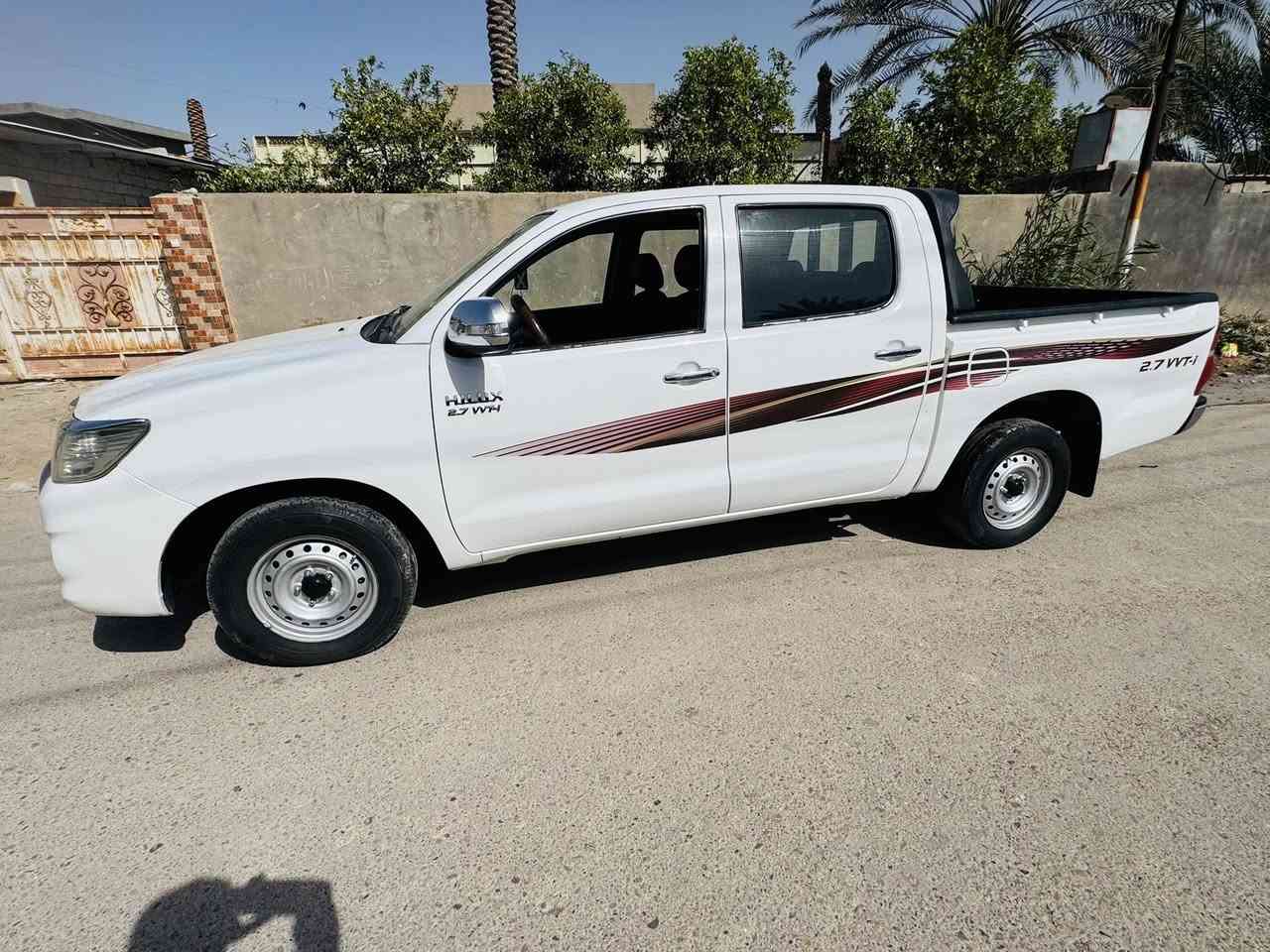 اسلام عليكم للبيع تيوتا هايلوكس 2012 كير عادي سياره جديده بمعني الكلمه وضع شركه استخدام شخصي 
رقم ديالى انكليزي سنويه جديده هزه جديده
سياره بسمي 
ماشيه 162 
كير محرك اكسل كفاله وضع شركه 
شرط محرك مامفتوح 
مواصفات سعودي 
شاصي 12 
تخم تاير جديد 
الشراي يتصل ***********
العنوان ديالى جديده الشط
