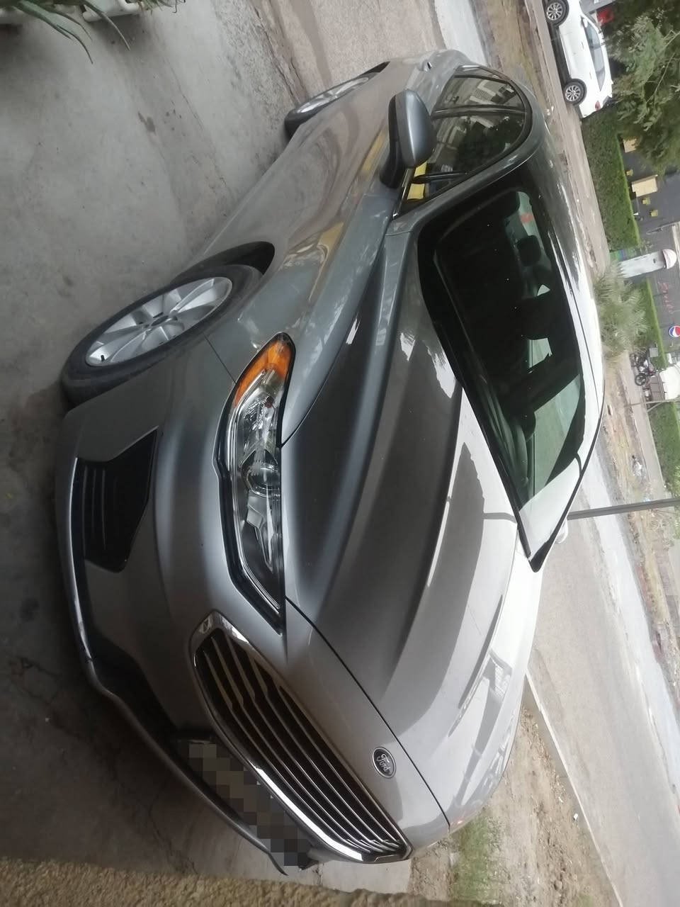 فورد فيوجن 2020 بجم كبس شركة 
محرك 1500 تيربو اقتصادي وقوى ( بانزين عادي) 
رزانة وعزل صوت
حادث خلفي على يمين الجنطة (بجم كبس شركة) 
رقم اربيل دولي وتحويل ثاني يوم باسمك
المسافة المقطوعة 50 الف
بصمة تشغيل عن بعد / كود دخول الابواب / كير ماوس/ هاند بريك بصمة / رادار مانع تصادم وتوقف ذاتي / نظام النقطة العمياء / رادار تنبيه خروج عن المسار / مثبت ستيرن / داخل كشنات جلد اسود / اشارة بالمرأة وتحكم كهرباء / تحكم ستيرن / مانع انزلاق / ردار أمامي وخلفي / حساسات وكاميرا خلفية مسار / تبريد قطعتين أمامي وخلفي وتحكم مناخلمن / المقعد الامامي كهربائي / كروز سرعه /

مقعد خزن / تخم تاير ويل 17 / أوامر صوتية / مدخل USB عدد 3 / سماعات عدد 8

-------------------------------------
بيها تعديل حسبة شبر في نفس مكان الحادث الوارد
مسويلها صيانة كاملة
مكان السيارة بغداد - الكرخ
السعر 126 وبيها مجال حك الجيه
الجادين الاتصال على الرقم واتساب

***********
