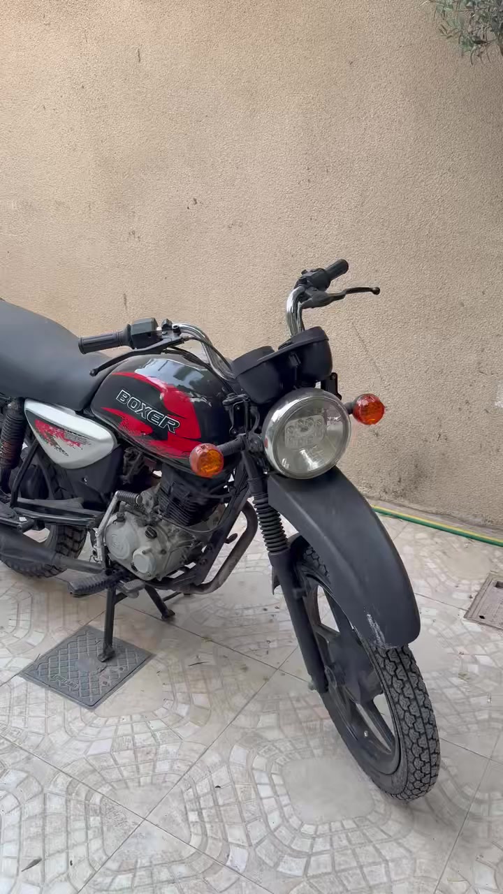 للبيع بوكسر
سلام عليكم بوكسر للبيع 2019 طاله بال 2020 
الدراجه مفتوحه نكره سلف كله شغاله 
السعر مليون 300الف 
***********
