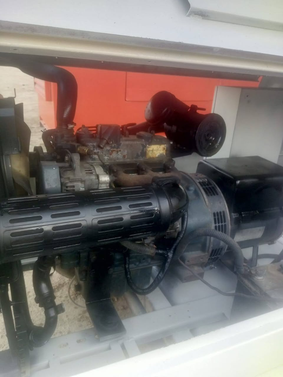 كابوته 3 بستم طبك بلادي كابينه وسحب تايرات وجهاز اوتو برودكشن إطفاء وتشغيل وحماية توليد 8 كيفي سنكل طبك بلادي مكفوله وجديده بسعر 16 ورقة المكان واسط صويره معمل سيف البيضاني للمولدات الحى الصناعي شارع المطحنه ***********
