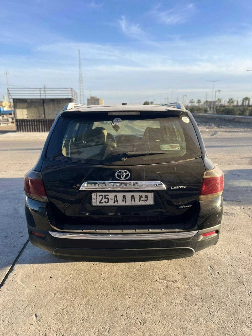 سلام عليكم للبيع هايلندر موديل 2012 كير محرك صدر تايرات كهربائيات باتري كلهن شرط سياره حلوه وجاهزه ومال جناي كير محرك شرط لاتنقيص ولاتبخير ولاصوت  محرك V6 السياره 7 راكب بيها صبغ 3 قطع والباقي مكفول رقم كركوك دولي سنويه جديده رقم جديد شرط التحويل والغرامات مكان السياره صلاح الدين تكريت  السعر 120 وبيها مجال للأستفسار رقم الهاتف اسيا ***********
