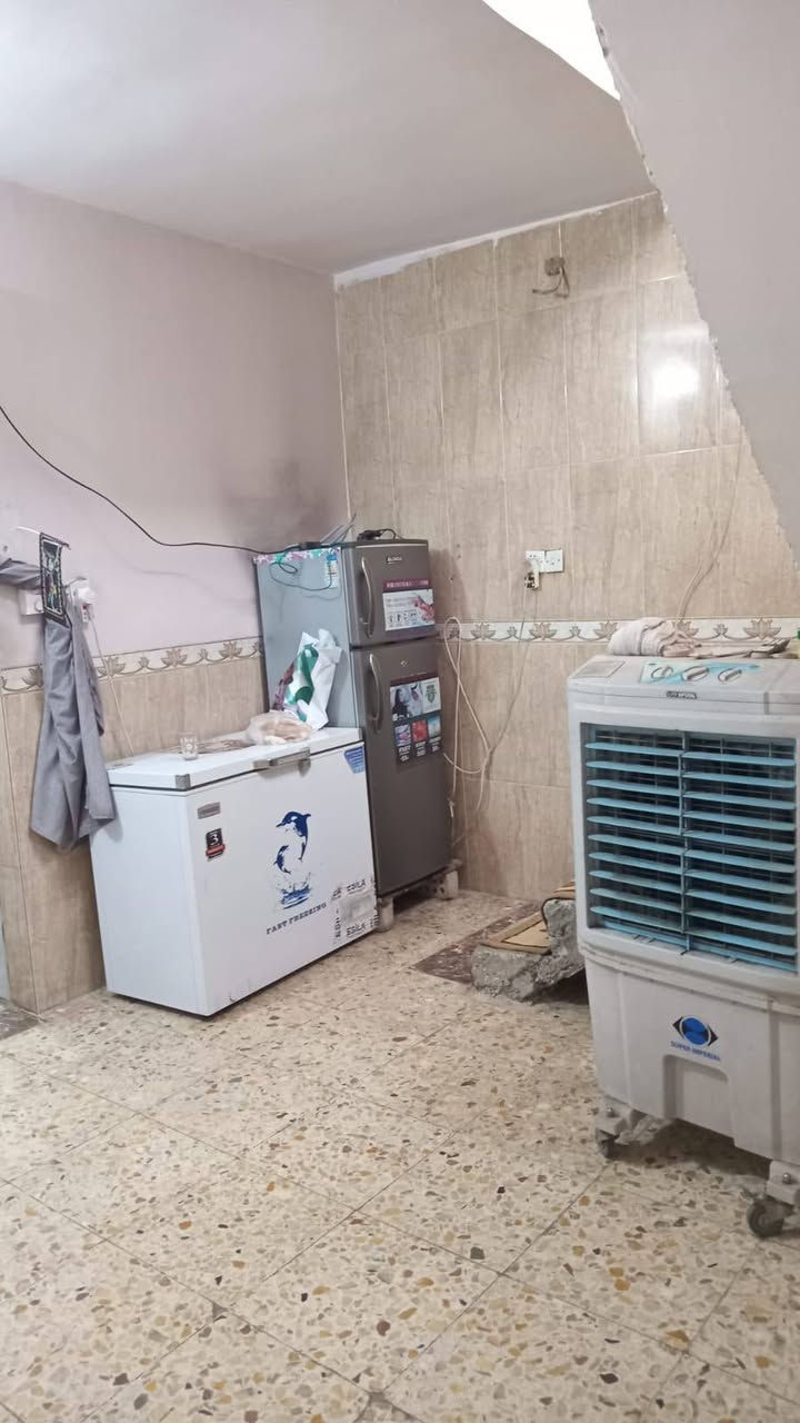 بيت 100متر البيع الواجهه5ونزال20 السعر خاص
العبيدي شارع الشريط رقم *********** وبي واتساب
