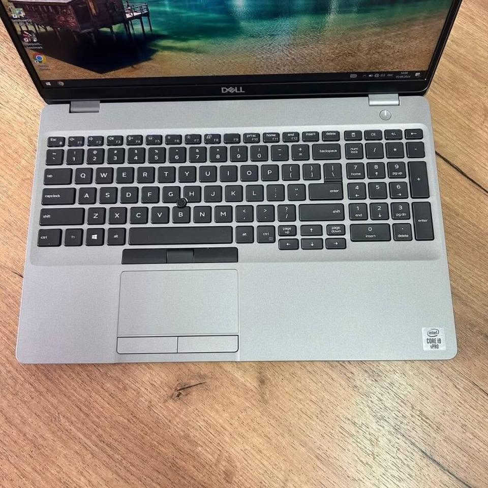 كارت شاشة خارجي 4GB هندسي ومعالج i9 جيل عاشر💻
فئة H للعمل العهندسي والتصاميم

DELL PRECISION 3551 💻
بخصم قوي جداً كمية
معالج i9 فئة H الجيل العاشر
10TH GENERATION

المواصفات:

 معالج : INTEL CORE i9-10885H 
5.3 GHz clock 
جيل 10 معالج فئة H عدد الانوية 8 CORES
-رام: 32GB DDR4
-ذاكرة: 512GB NVME M.2 SSD 
-كارت شاشة خارجي: NVIDIA QUADRO P620 4GB VRAM
-كارت شاشة داخلي: intel UHD GRAPHICS 16GB
حجم الشاشة : 15.6 FHD IPS
نظام التشغيل: Windows 11 Pro  اورجنال
‎كيبورد ضوئي ليزر عربي/إنكليزي  
‎مداخل: Type-C و USB HDMI
السعر 775 الف بيها مجال بسيط 
الاتصال على الرقم  
***********
