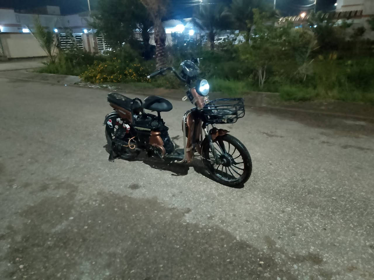 باسكل شحن موديل 2024
الحجم 20 تبديل تاير جديد 
خمسه باتري 
اربع دبلات خلفي 
بصمه عدد 2
تشغيل عن بعد و من الجوزه 
جهاز انذار 
السرعه حقيقي 45 بتطبيق ويز 
العداد بالباسكل يقره 💯 100 
لكن مو حقيقي الحقيقي 45 كم
باتريات جديده و الشاحن جديد 
$$__________________________________________$$
النقص 
يده بريك امامي 
گلوب  اماي 
مكسور تقريباً اقل من شبر الكفر من يم البايدر 
///////\\\\\/////////\\\\\\\/////////\\\\\\\\\\/////////\\\
السعر 200 بيه مجال حك الجيه 
الموقع ابو صخير 
جماعه 100لا تعب روحك ولا تتصل ولا تراسل 
شكرا جزيلا


**إذا كنت صاحب هذا الإعلان وتريد حذفه لأي سبب، رجاءا أرسل رسالة إلى الدعم الفني**