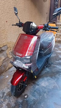 دراجه شحن من شركت تانك  دراجه 6 بطاريات  سرعه 90 وربع سرع دراجه نضيفه ...