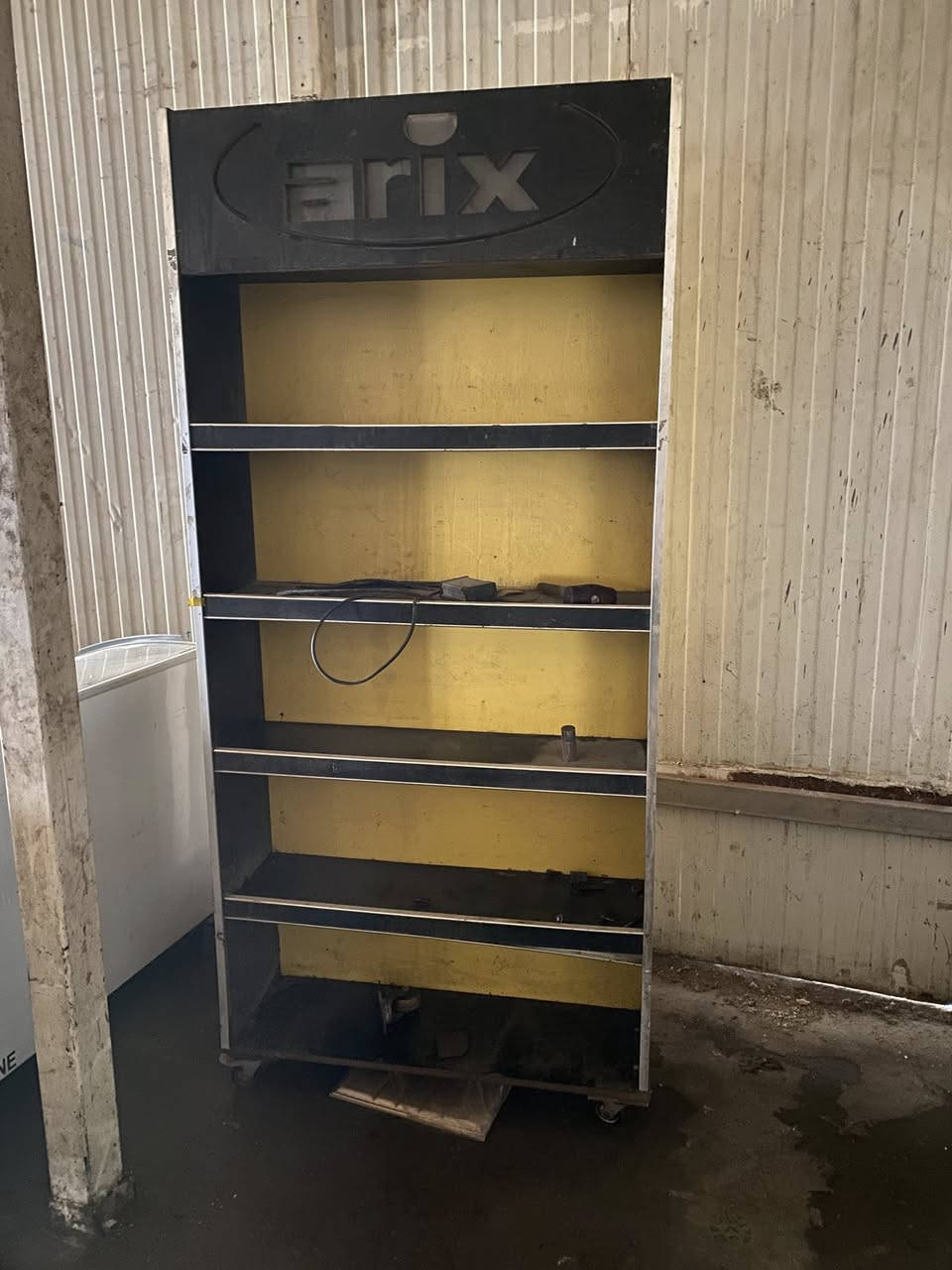 غراض أسواق للبيع العنوان بغداد ***********
