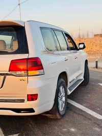 لاندكروز • ٢٠١٧ • ٤٠٠٠ V6