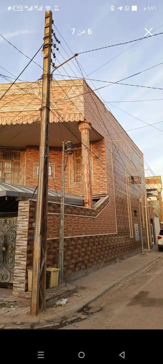 المساحة : 273 ركن 
الموقع :حي الجامعة
منطقة ال 26  مقابل المدينة المائية 
شارعين 10
الوجة : 21متر 
النزال :13
البناء : 2013

الطابق الاول : استقبال 10 متر +  هول 
طارمة + حديقة ومدخل خلفي غرفة نوم 6*4 
صالة مفتوجة عطابق الثاني 6*6 صحيات خارجية وداخلية 
 مطبخ 

الطابق الثاني : 4 غرف نوم كبار+ صحيات + صالة 
البيت صب كونكريت بناء جناي 
للاستفسار الاتصال على الرقم 
*********** النجف, العراق
