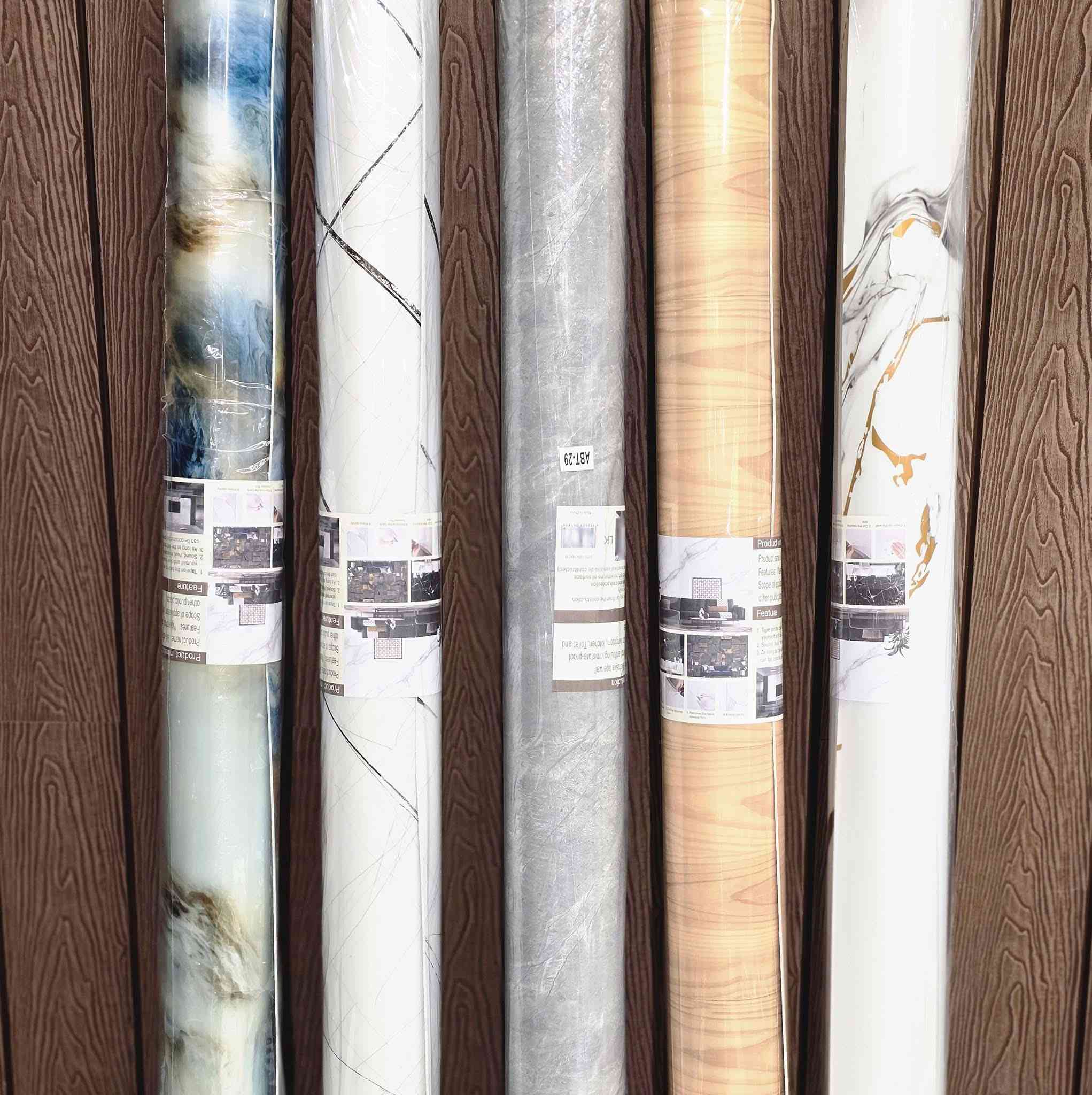 وصول وجبة جديدة من رول بديل الرخام اللاصق الذاتي ✨

🏅 #المميزات:
▫️ مقاوم للرطوبة والخدوش
▫️ لاصق قوي وثابت
▫️ سهل التركيب والاستخدام 
▫️ يمنح المكان لمسة فخامة وأناقة

📏 #القياسات: 3م × 120سم
السعر 11 الف فقط. اسعار جملة 
العنوان حي القاهرة سوق علي نعمة مقابل كل شي وكلاشي 
يوجد توصيل مجاني داخل القاهرة *********** التاج للديكور
