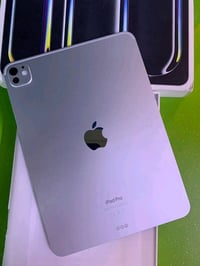 آيباد ١١ انش • M4 • ٢٥٦