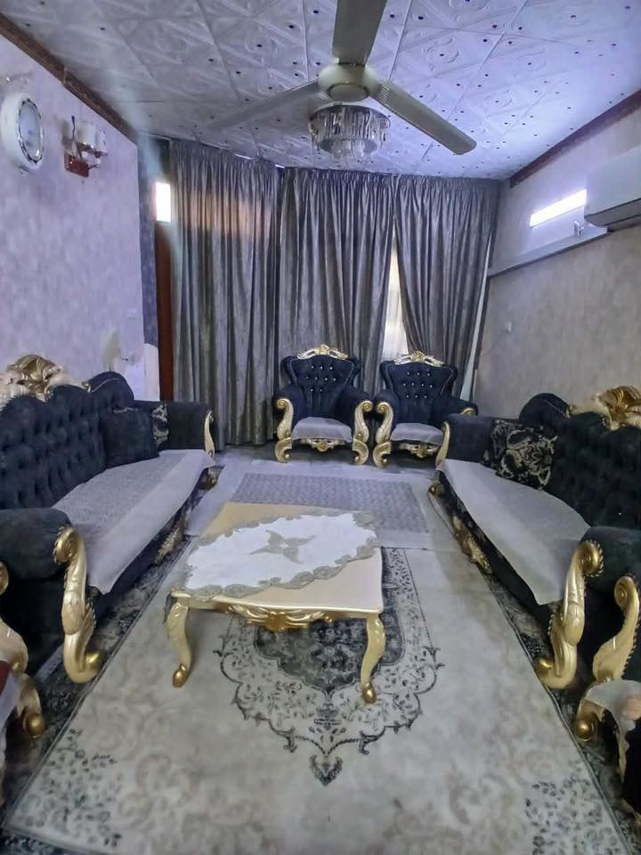 تخم ملكي 10مقاعد نضافه 100/100 للبيع وبسعر مناسب متواجد واتساب***********
