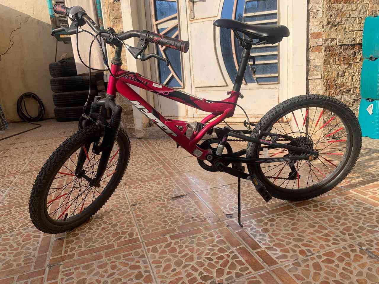 البايسكل للبيع المواصفات:
تايرات زوج جديد و كير سبع نمر و سرج ياباني اصلي و دبل المنيوم اصلي كلش قوي و البايسكل لونه احمر عله ماروني + السعر 90 الف دينار و بي مجال


**إذا كنت صاحب هذا الإعلان وتريد حذفه لأي سبب، رجاءا أرسل رسالة إلى الدعم الفني**