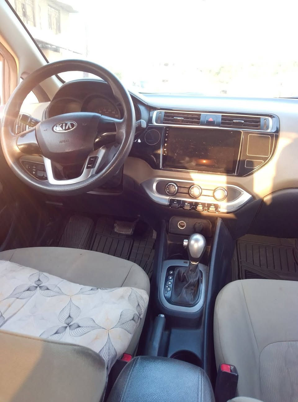 السلام عليكم 
للبيع كيا ريو موديل 2016 خليجي حادث باب جاملغ 
السعر 80$ العنوان بغداد رقم الهاتف ***********#
