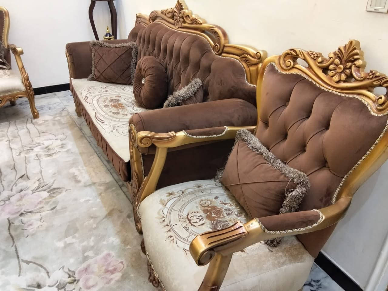 طخم تركي ٦ مقاعد للبيع سعر الشراء مليون و٧٥٠ البيع ٨٥٠ جديد اي خدش مابي مع طبله وسطيه الي بصوره


**إذا كنت صاحب هذا الإعلان وتريد حذفه لأي سبب، رجاءا أرسل رسالة إلى الدعم الفني**