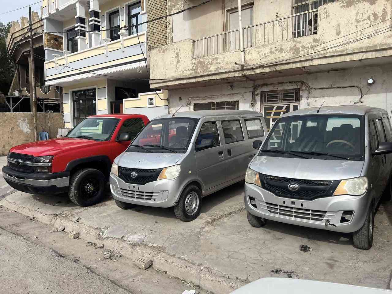 السلام عليكم  اسعار لي فان 4 ملايين ونص  سعر سلفرادو 72 ورقه  ***********
