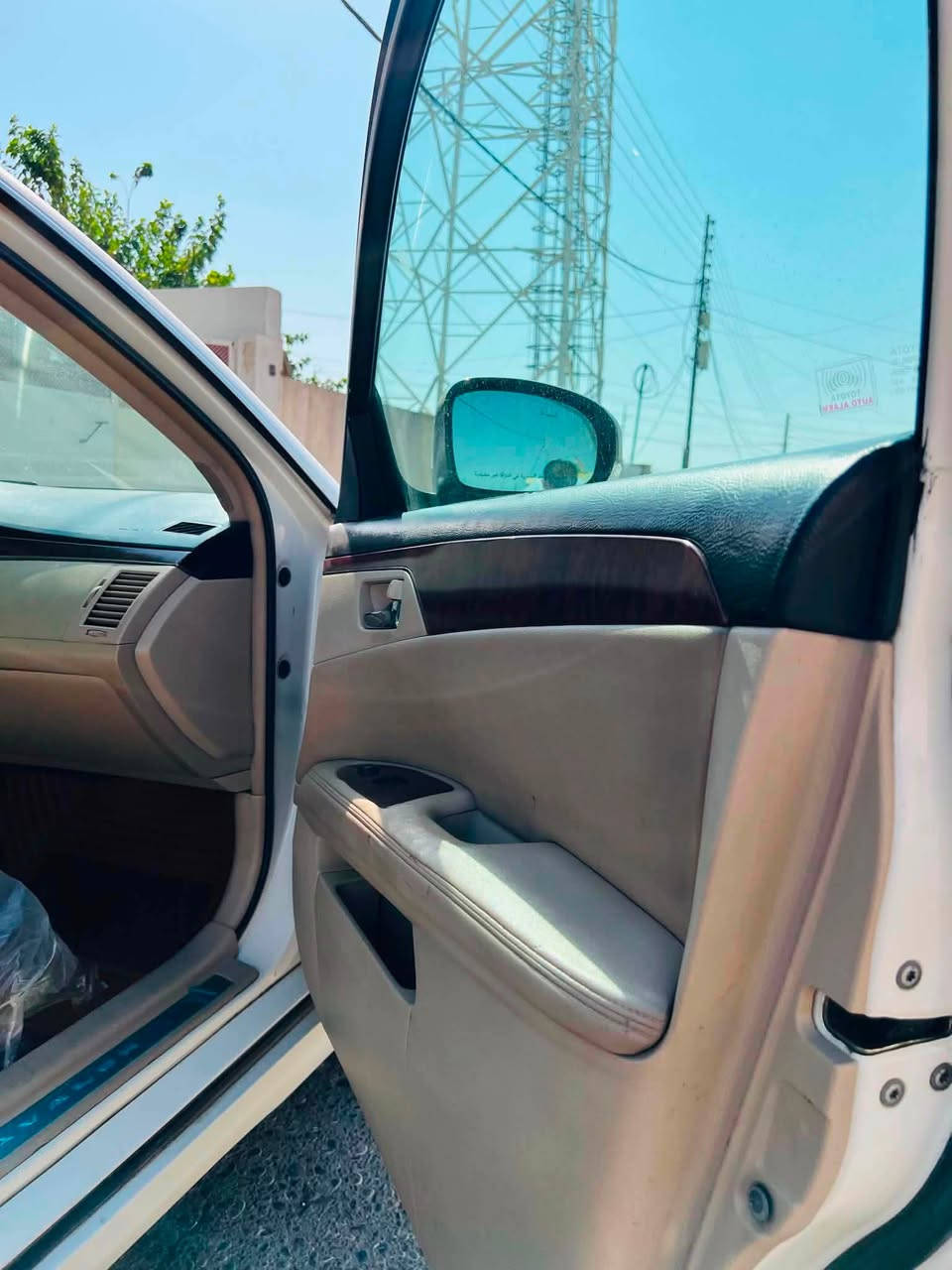 تؤيؤتا ئةڤةلؤن ٢٠١١ فول مواسةفات 
ماوه ى رويشتن ١٧٠ هزار كم رويشتوه 
گيرو مكينه ى به شه ررته نه كراوه ته وه 
سه ياره كه سلايده و به رده يه و كوشن جلد و خه زنه و 
شه ش سيديه و كوشن ساردو گه رمه 
يه ك پارچه چاملغي لاى سايه ق بوياغه بى ژورى 
سه نه وى و ره قه مى نوييه به ناوى خومه 
سعر ١٧٠ $ وه ره قه و مجال 
ژماره ى موبايل ***********
