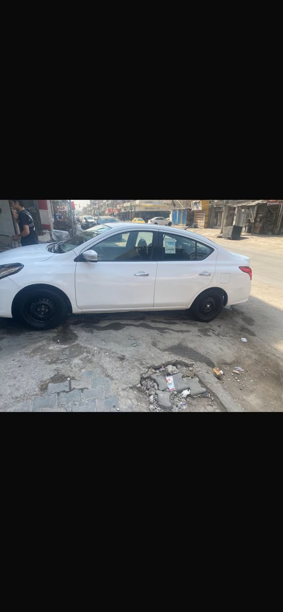 السلام عليكم للبيع نيسان مصري مديل 2023 السياره جديده مال بيت ٤ جامات كهرباء شاشه السياره مال بيت سعره ١١ و ٣٠٠ بيه مجال بصيط
