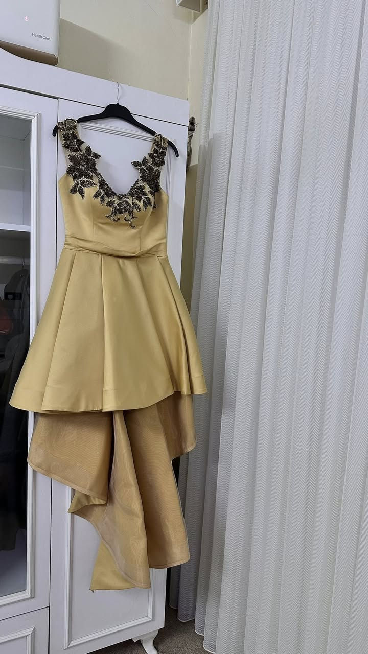 اللي تريد واحد من هذني الفساتين تدخلي خاص انطيها قياسه وسعره


**إذا كنت صاحب هذا الإعلان وتريد حذفه لأي سبب، رجاءا أرسل رسالة إلى الدعم الفني**