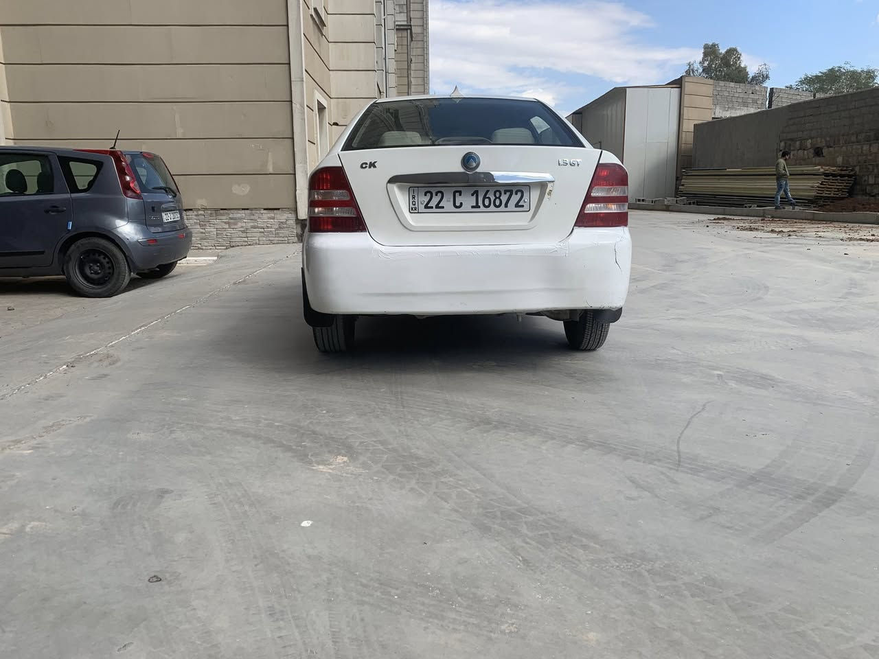 السلام عليكم جيلي  CK
2014 رقم أربيل باسمي  
 مابيها صبغ فقط قطعتين بارد
 سياره جاهزه مانقصها برغي 
السعر 47 بيها مجال قليل مكان سياره اربيل  حي الإسكان
***********
