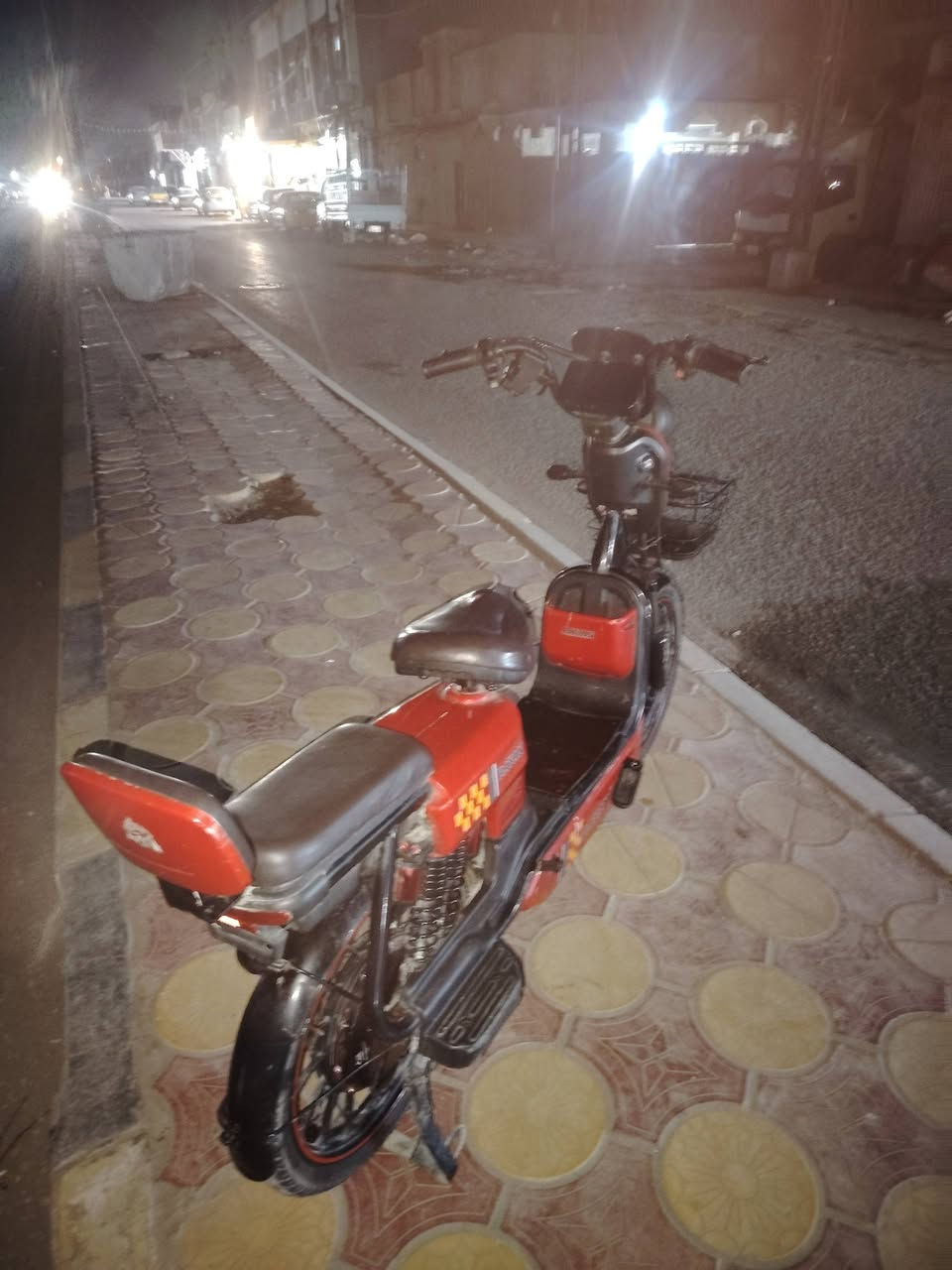 دراجه شحن شركه الريان بيها 3سرعه والسرعه مالته 60عدد البطاريات5السعر وياها ٢ سويجات بصمه مابيها السعر325وبيها مجال للشراي مكاني نجف رقمي***********
