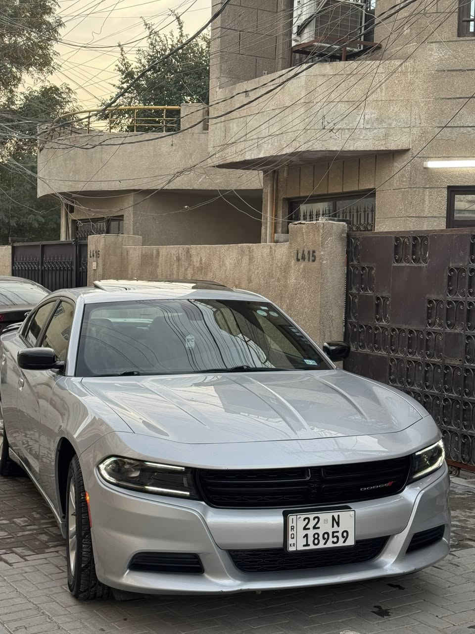 السلام عليكم للبيع جارجر 2023 وارد امريكي حادثه جاملغ خلفي وباب بدون دواخل رقم اربيل ترقيم جديد ماشيه 30 فقط السياره فتحه كرسي كهرباء بصمه شاشه كبيره للاستفسار *********** بغداد السيديه
