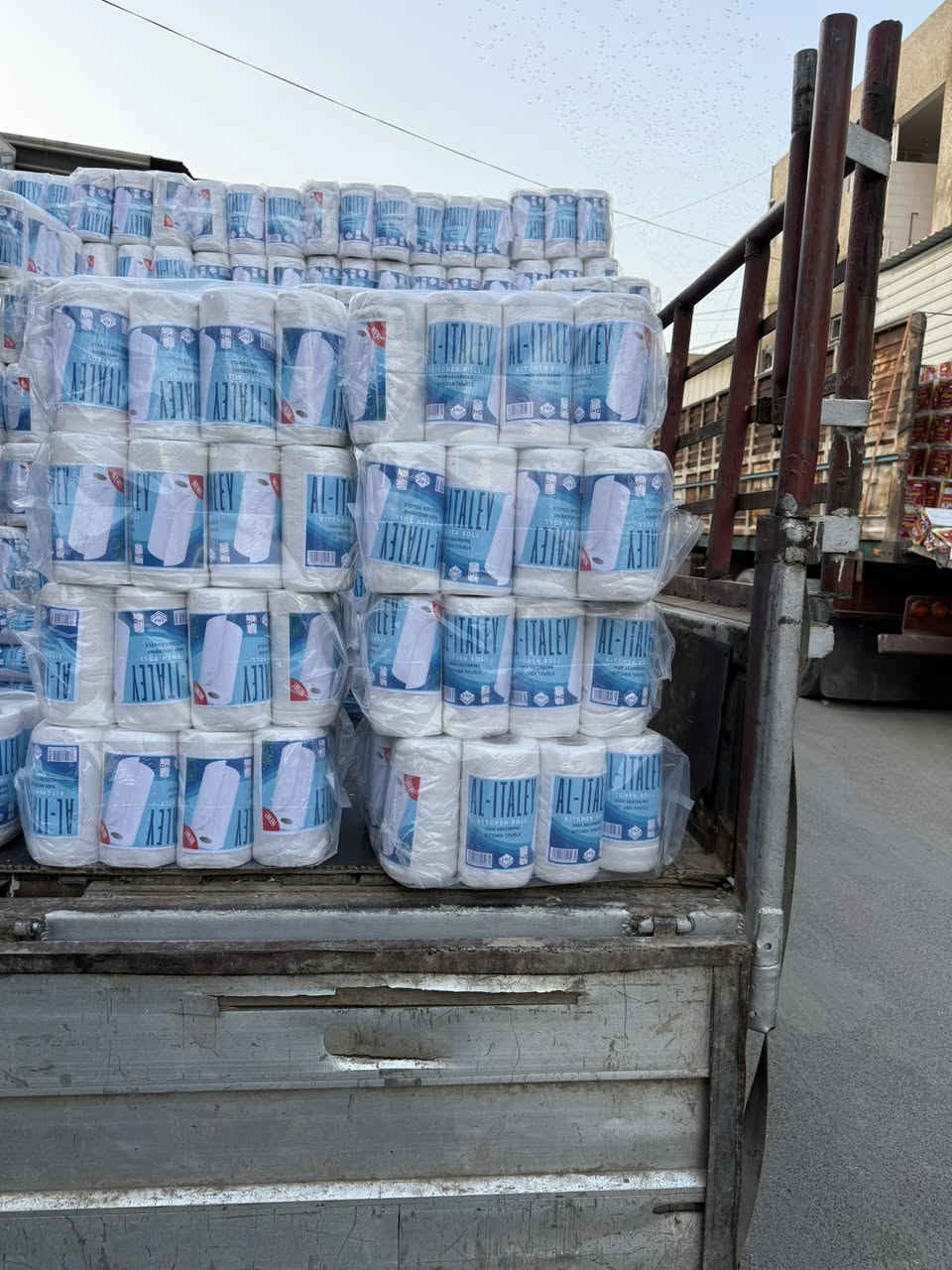 متوفر كميات كبيرة وبأسعار مناسبة جدآ
جميلة شارع حسينية الأنصار فرع ميزان بغداد 
سيد احمد ***********
سيد ابراهيم *********** 
رول مطبخ ايطالي عدد ١٢
