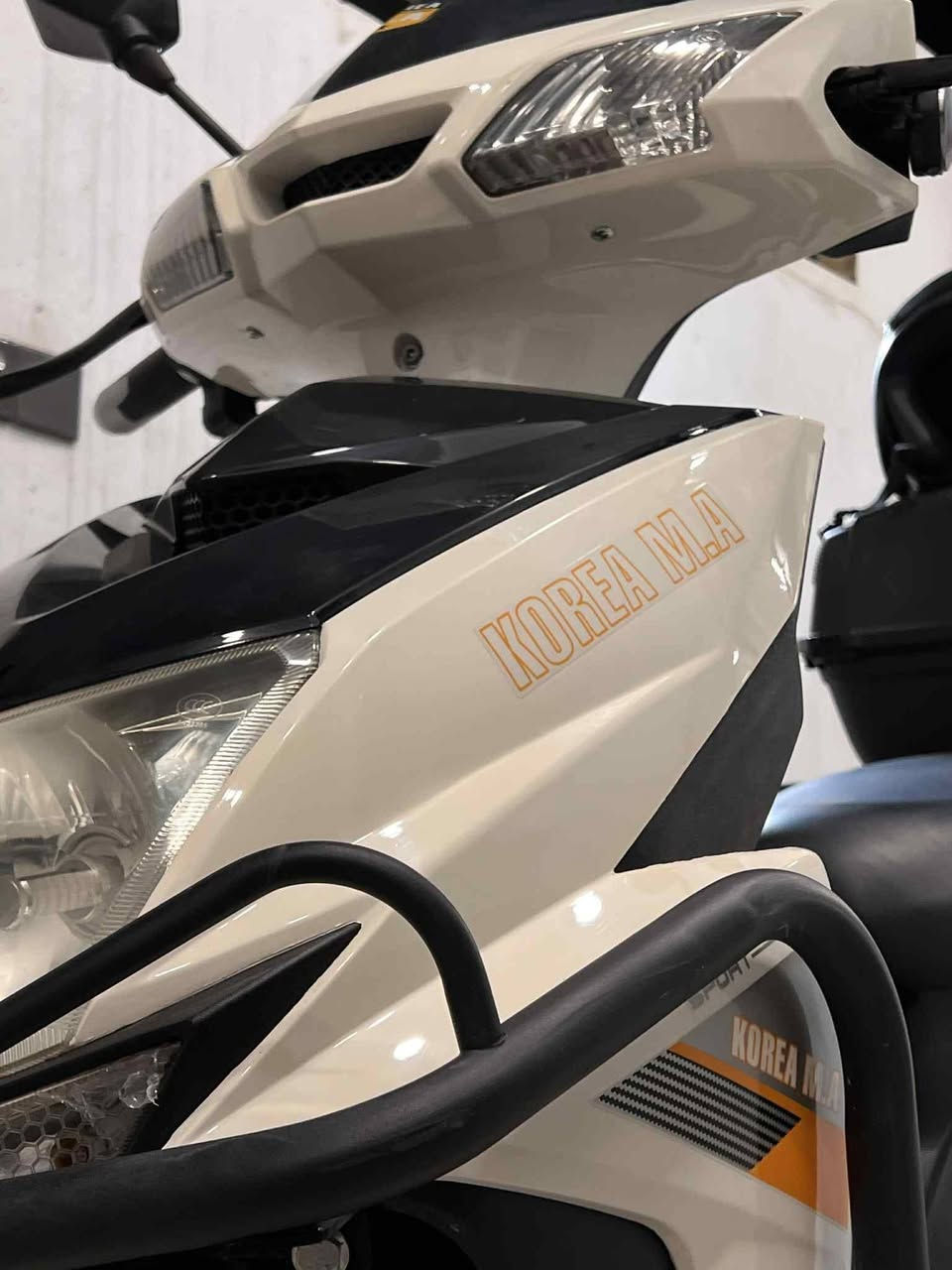 السلام عليكم ورحمه الله وبركاته
دراجه سكنس للبيع مدرع وجبلي جديده🤍
الدراجه 6بطاريات دبل ملف 2000نحاس
الدراجه نضافه💯بل💯ما يعوزها ربع
المواصفات معروفا👇🏻
الاسم.سكنس
عدد البطاريات6
ملف.2000نحاس
مرايات كبار
شاشه كبيره
نضامR
مثبت سرعه
يشاير يمين يسار
للاستفسار اكثر اتصال على الرقم
(***********)
خاص متواجد
للعلم دراجه مال شركه
