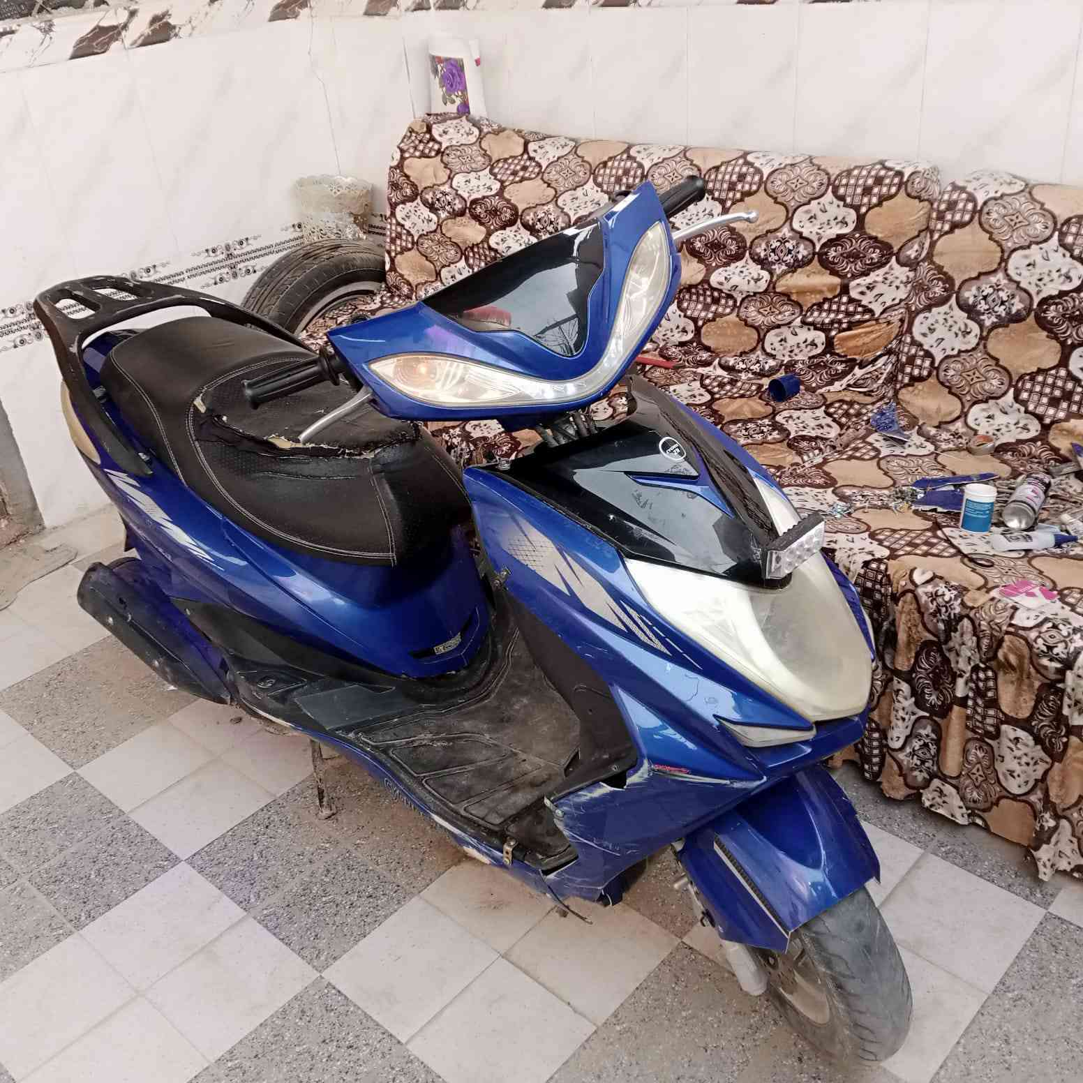 دراجه سكنس صيني مجفته قبل اسبوع السعر 400  كهربائيات كلهه شقاله سلف هندر العنوان القرنه الشرش شلهه الحسن قرب مطعم انوار الديرة الرقم بس وا تساب ***********
