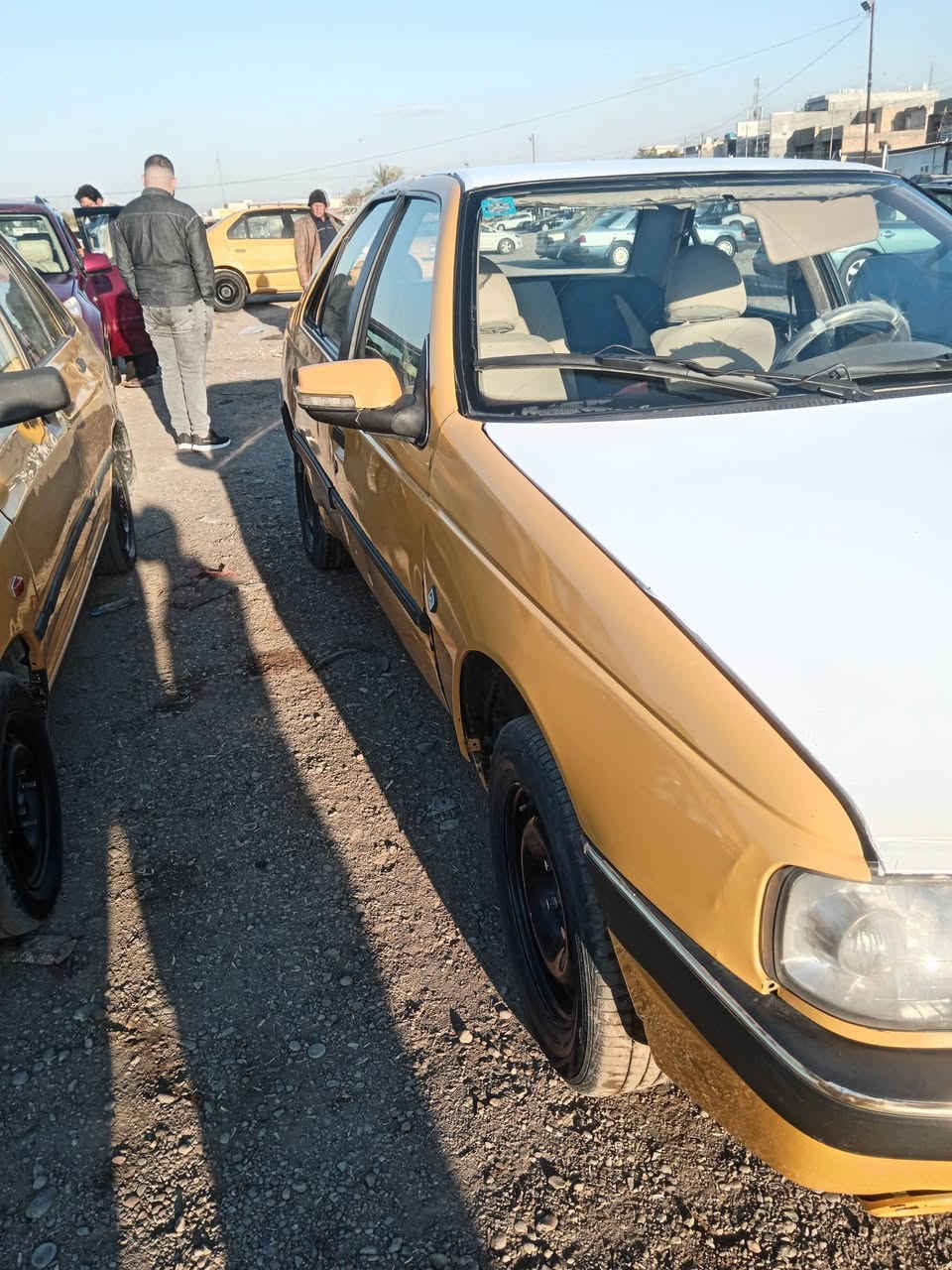 السلام عليكم بيجو لميس موديل 12 رقم انكليزي شرط التحويل كير جيد جدا المكينه بيها تبخير كهرباييات كلها شغاله مصفره هيئه وغرامات سعر 26 وبيها مجال للشراي مكاني بغداد البياع للاستفسار الاتصال على الرقم *********** وبخدمتكم جوه السوك والله
