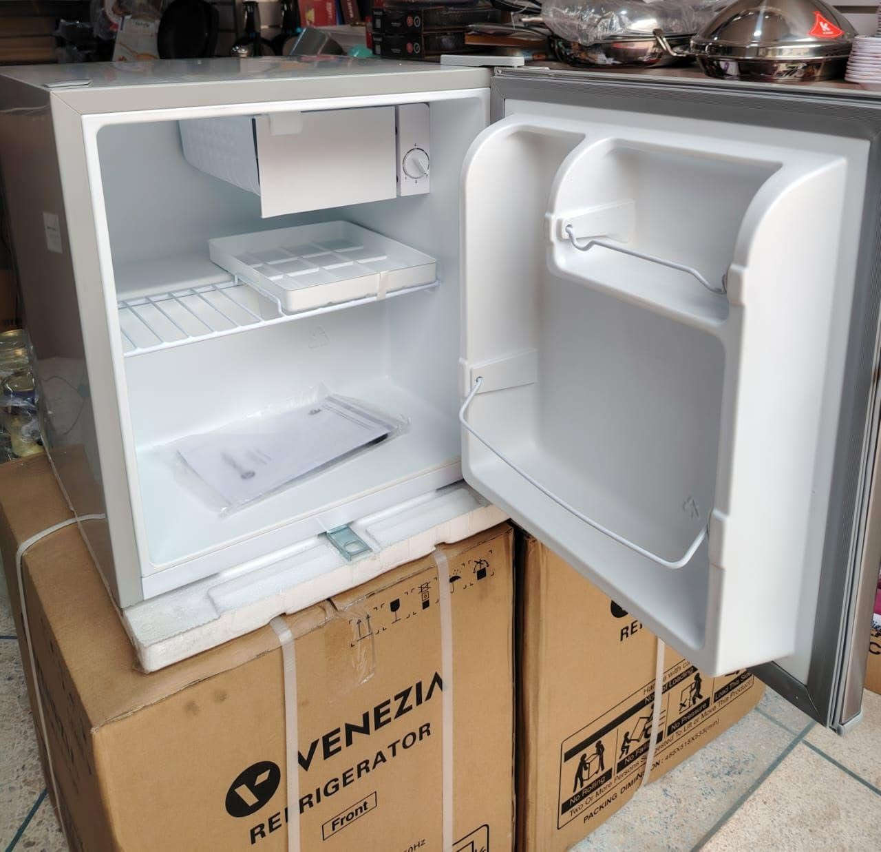 🤩⸻Mini bar Venezia 45litre
ثلاجة ميني بار من حجم صغير 45 لتر😍

🔥 ثلاجة MINI BAR 🇮🇹VENEZIA  
💥حجم مناسب للغرفة، المكتب أو الاستوديو.
فيها فريزر صغير وموفرة فالكهرباء.
📏 الأبعاد: 455×515×533 )
🚛توصيل مجاني لجميع المدن المغربية وجدة, وجدة أنكاد


**إذا كنت صاحب هذا الإعلان وتريد حذفه لأي سبب، رجاءا أرسل رسالة إلى الدعم الفني**