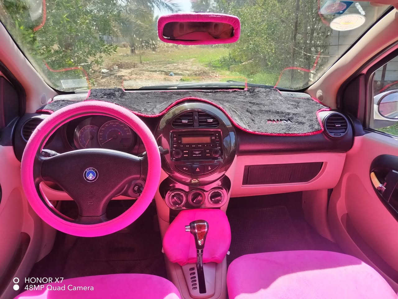 السلام عليكم 
باندا ١٣ للبيع السيارة جاهزة كير ومحرك خير من الله كهربائيات كلهة شغالة فان التبريد فقط وكف عندي الرقم الجديد باسمي وهزة بعدهة ماساقطة للاستفسار*********** او ***********
