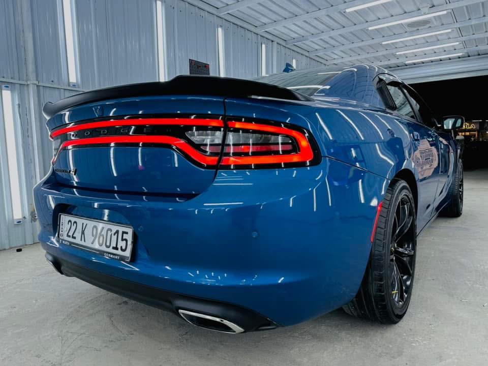 جارجر موديل 2022 حلو وجديدة بعده ب ريحة الشركه حادثه كسر دعاميه فقط يعني بس دعاميه مصبوغه باقي السياره كافله عامه بدون صبغ او رصعات جديده جدآ وتراي مال زيرو ماشيه 46 موصفات سوبر تراك باك توب AWD 
حساس خلفي بلادي 
شاشه كبيره
كير شفتات ب ستيرن
سستم صوت رهيب
كشن كهرباء 
سياره كامله بدون نقص وتبريد ثلج
سياره بسمي اني المالك مكان سيارة بغداد
بيع فقط السعر 240
رقم الهاتف
***********
