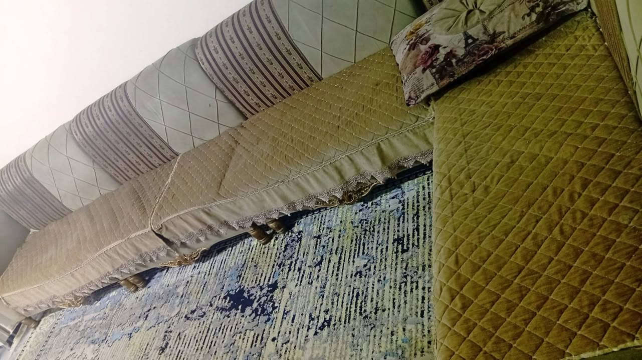 للبيع
طبله وسطيه متر ونص طولها ب40 
ديوان 5قطع كويتي ب200
تخت جربايه نفر تفصال مغلف  ثكيل 30 
جهاز نت وطني  20 
بيهم مجال


**إذا كنت صاحب هذا الإعلان وتريد حذفه لأي سبب، رجاءا أرسل رسالة إلى الدعم الفني**