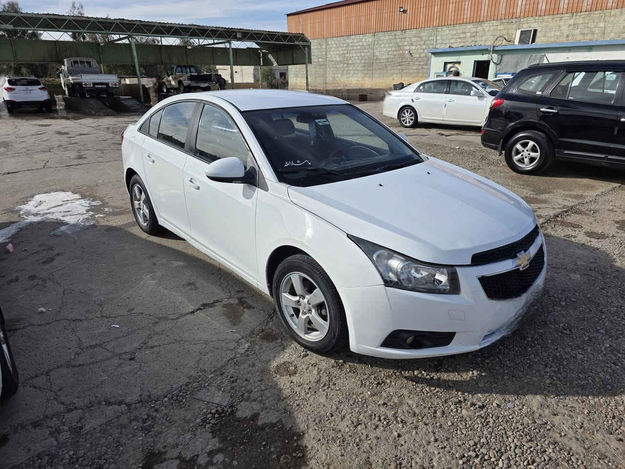 السلام عليكم ورحمة الله...سيارة كروز شوفرليت موديل ٢٠١١ للبيع رقم اربيل سعر ٦٧ $ وبيها مجال مكان السيارة صلاح الدين قضاء بلد  للاستفسار ***********
