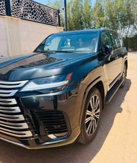 LX600 بلاتينيوم • ٥٠٠٠ كم • ٧ راكب