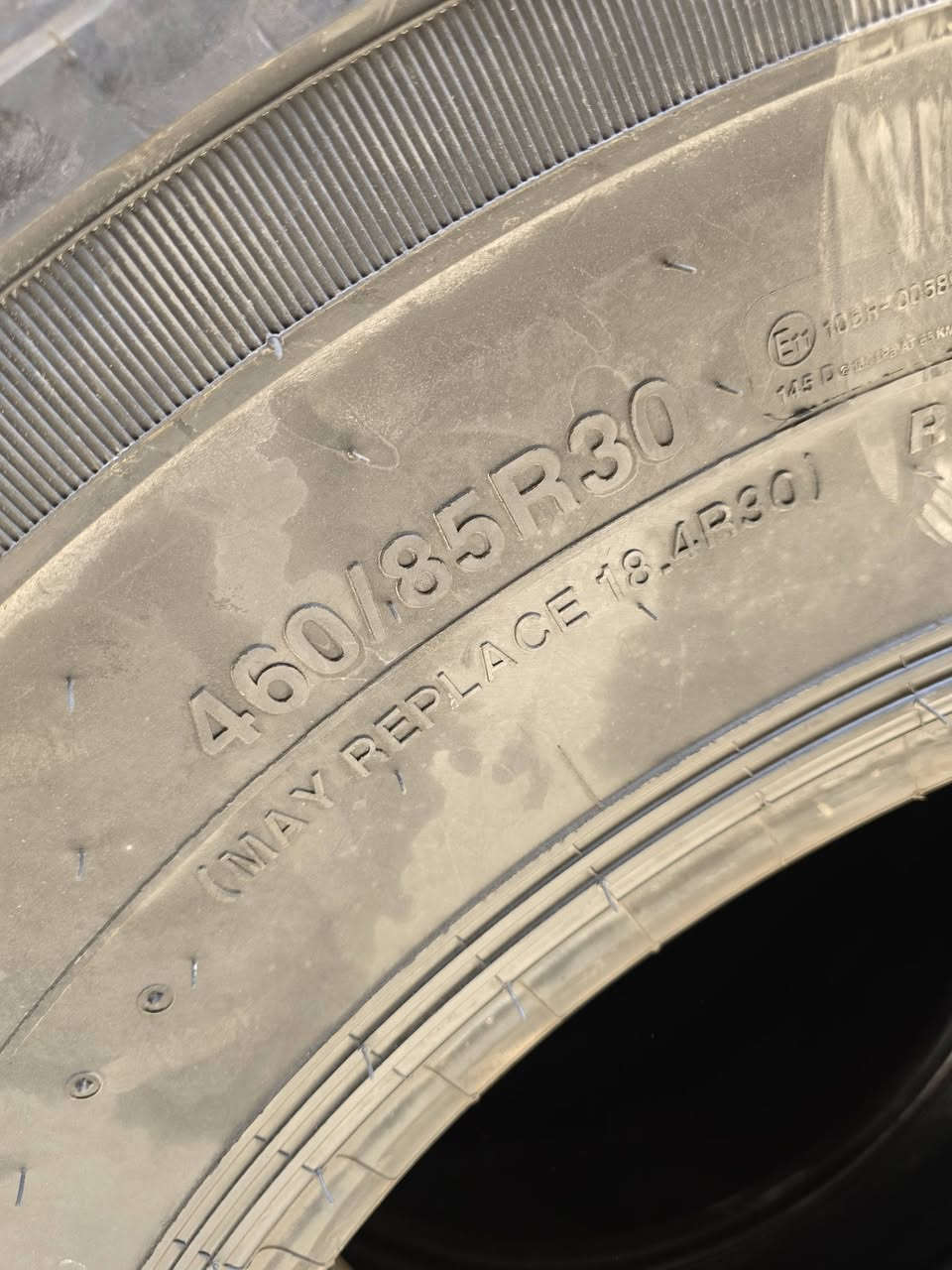 وصول وجبة تايرات جديد حجم 30 نوعيات درجه اولى قالب
عريض و متوفر كتان و مسلح ارقى الانواع و شرط علضمان 
توصيل موجود لكل المحافظات

  احمد العذاري 
***********
***********
             
            * العنوان : بغداد _ مجمع مشن _ طريق معسكر الرشيد *
