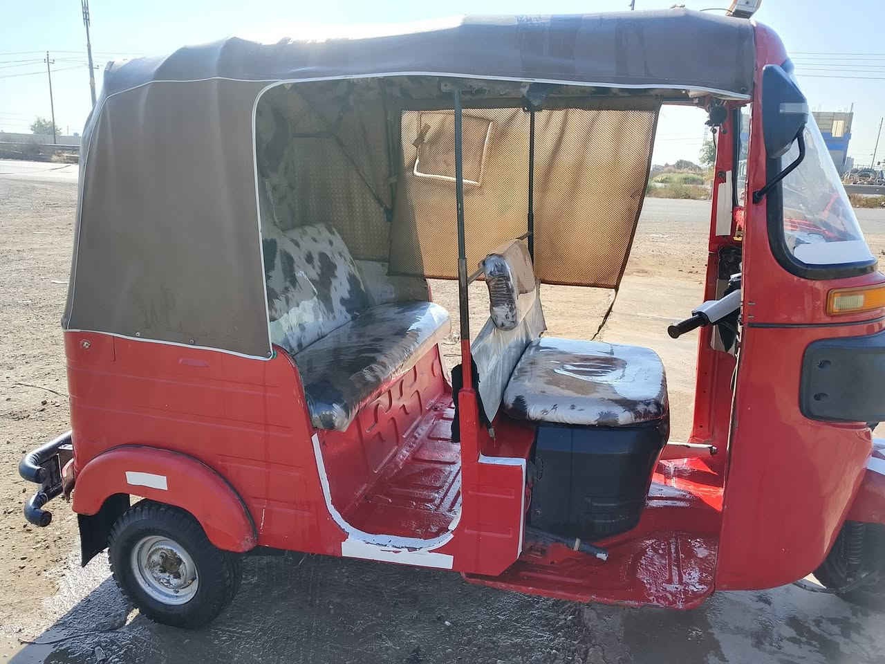 سلام عليكم تكتك موديل 17مابيه ي نقص رقم وسنويه انكليزي 
السعر 4300وبيا مجال 
*********** مكاني بغداد ناحيه الوحده
