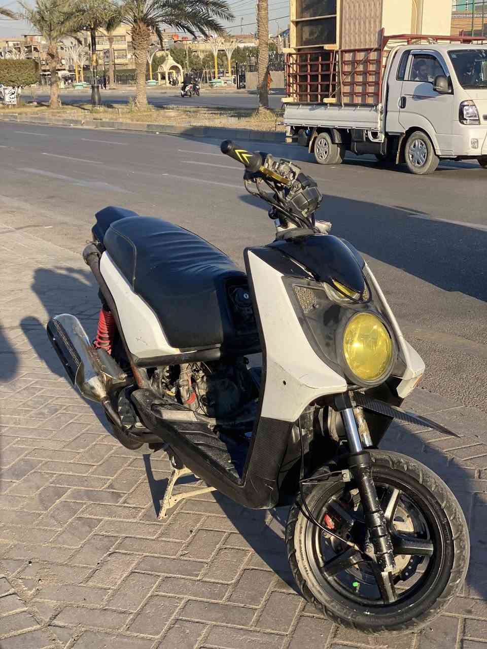 السلام عليكم سكنس جبلي للبيع مكفول مكينه وكفرات بلادي كلشي شوف لعين عليها ترتيبات وصالنصه تايون اصلي من لحاوية فقط واقيه مبدل بيها للجماليه رايدها ب مليون و200 
عنوان بغداد جميلة .. ***********
