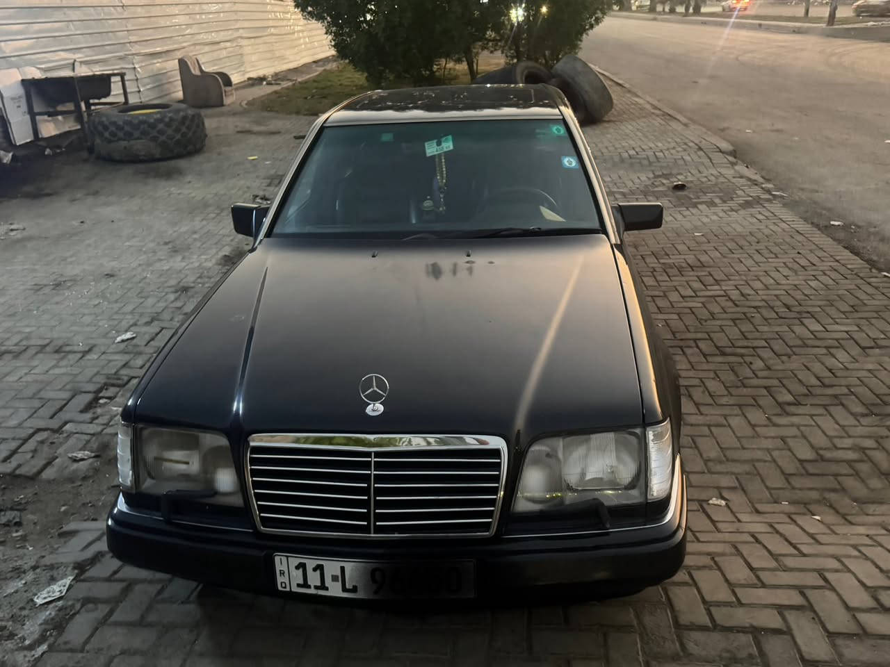 مارسيدس دب موديل ١٩٩٠محدثه بيبي رقم بغداد نكليزي  مكينه ٢٥٠٠ قواعد دبل سليمه صدر جديد تبريد شغال جام كهرباء فتحه كشنين جلد كهرباء سلايت بالقماره دواخل جديده تخم تاير سياره جاهزه من كلشي سعرها ٧٢وبيه مجال ***********
