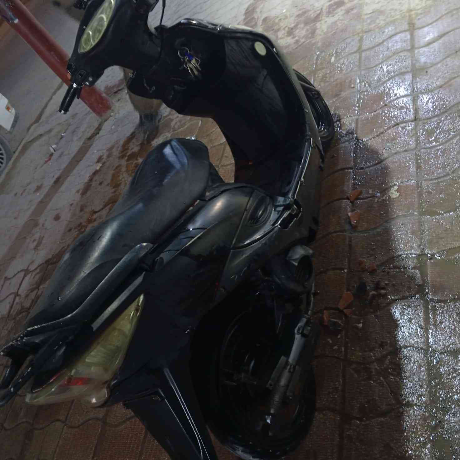 سلام عليكم كامكو كايمه ابيعلك هل موجود سعرهة ٢٠٠ وبيهة مجال الدراجه اسود اللون وليس احمر اللون 😊😂


**إذا كنت صاحب هذا الإعلان وتريد حذفه لأي سبب، رجاءا أرسل رسالة إلى الدعم الفني**