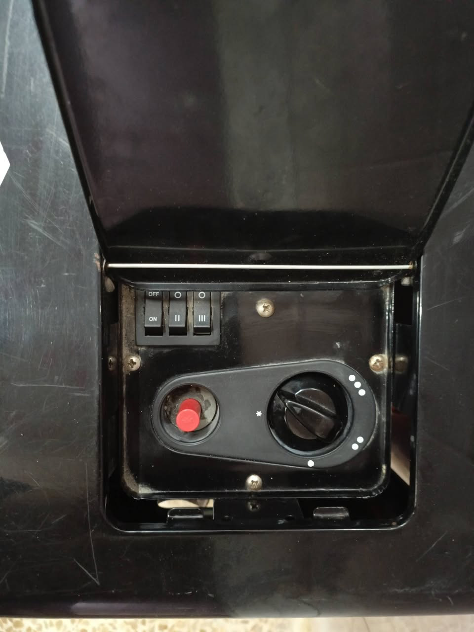 صوبة للبيع
غازية وكهربائية

السعر 45.000الف وبيها مجال

للاستفسار اتصل على ***********
