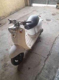 دراجة كلاسك للبيع شغالة نكره مكينه خير من الله مفتوحه السعر 190 وبيها ...