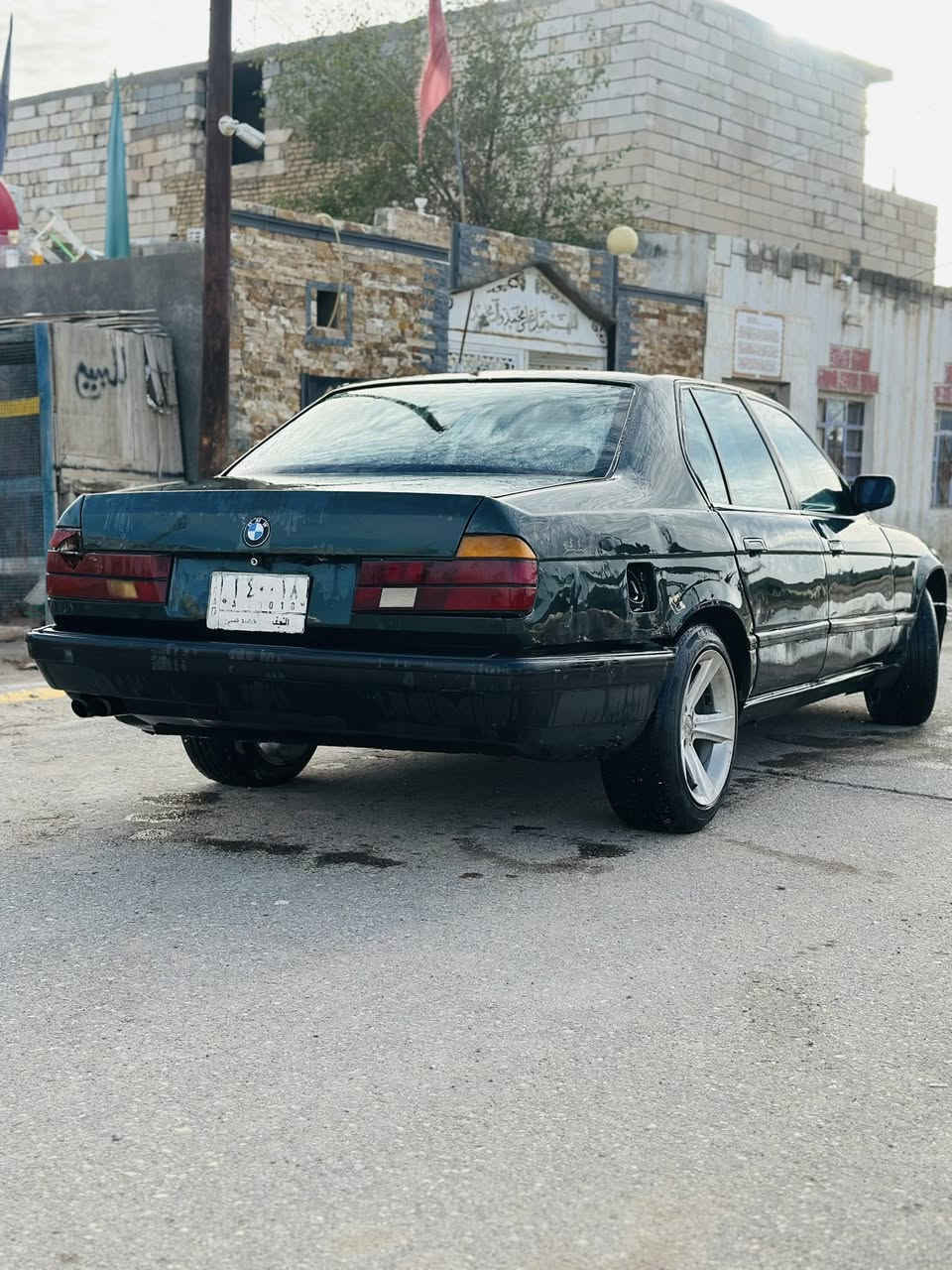 بي ام 735 بليته وسنوية اصل
مكينه وكير نضاف كلش حداديه 80٪ كهربائيات وكيجات كلها شغاله غرفتها حلوه بس كسنات تعبانه  سعرها ٢٧ مكاني ناصريه ***********
