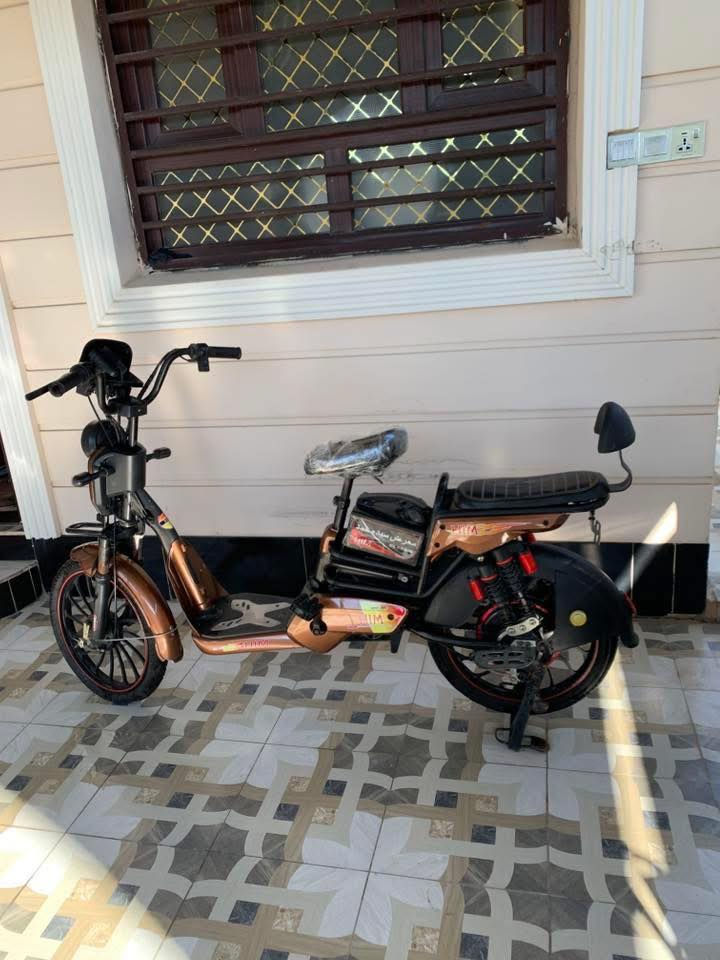 يا الله وعلى بركة الله
سلام عليكم دراجة شحن موديل ٢٤ بصمه تشغيل عن بعد بطاريات فول عل فحص جدد شادهن شرط الفحص كهربائيات كلها شغالة دبل إشارة اشاير امامي خلفي كله شغال سرعه بلادية مكفوله نضافه ٩٧ بلميه 

مكاني ديالى بعقوبه السعر ٢٥٠ وبي مجال حك الجية اتصل عل رقم وادلل ***********
