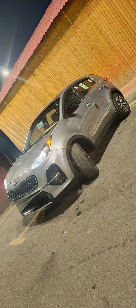 سلام عليكم 
سبورتج 2020 للبيع 
وارد امريكي 
حادثها چاملغ وشوية من الباب عكس السايق 
بدون ايرباك ضربة سطحيه
رقم اربيل 
شاشة تدعم كار بلاي وكامرة
رادار امامي 
تحكم جهتين
قطعتين تبريد
درايڤ مود سبورت وايكو ونورمال
مانع انحدار
سيارة جدا نظيفه كير ومحرك مكفول 100٪
مكان السيارة بغداد حي جهاد
السعر 160 بيهت مجال بسيط
***********
