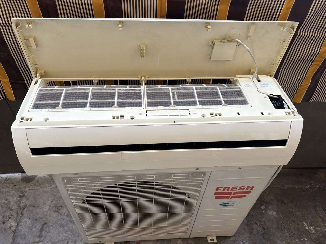 سلام عليكم
سبلت فريش 1/5 طن حاربارد
كامل بدون نقص غازه مقفل
بلادي ممصلح ظمان 20 يوم
السعر ٢٧٥ الف
بغداد حي الجامعه
***********
